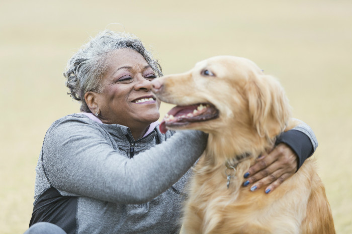 Older woman with golden_700