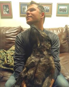 Combat veteran vows to give shelter dog "the best home possible"