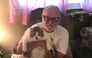 Vietnam veteran overcomes addiction and homelessness to find peace with a shelter cat