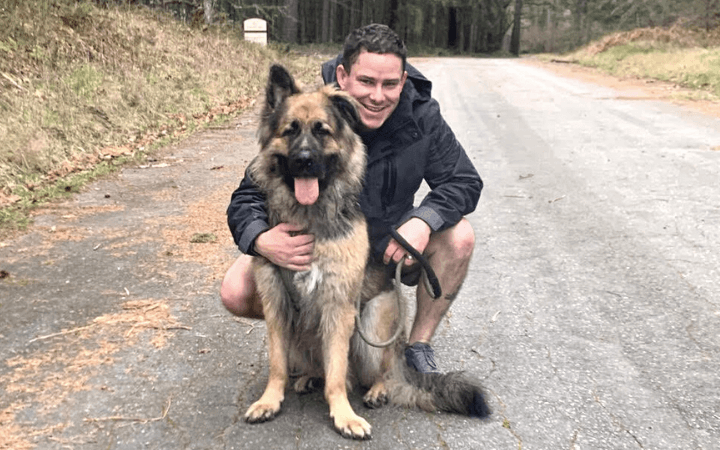 Army soldier finds unexpected companionship with 90-pound shelter dog