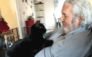 Senior tabby cat gives Vietnam veteran the welcome home he was long denied