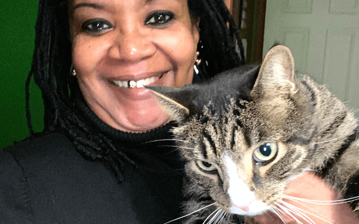 Comical cat fills Army soldier’s empty nest and changes her lonely life