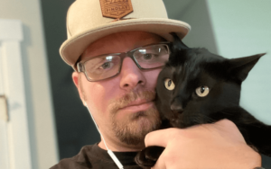 Marine Corps veteran wounded by IED blast finds kinship with feisty feline