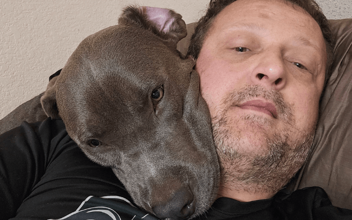 Robert and Jethro 720×450 v1 Canine battle buddy helps struggling Iraq war veteran reclaim his life